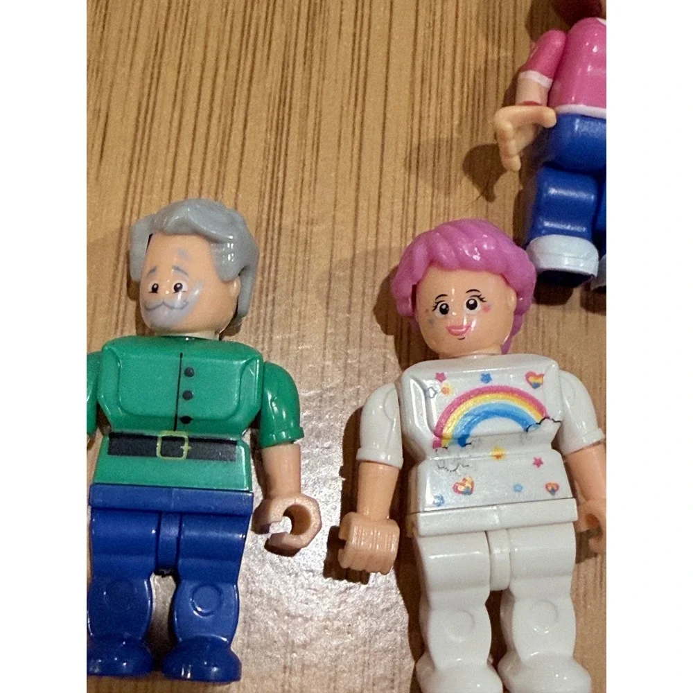Family Guy‎ McFarlane Figures Lot - RARE Genie Peter, Meg Griffin + LEGO Bricks
